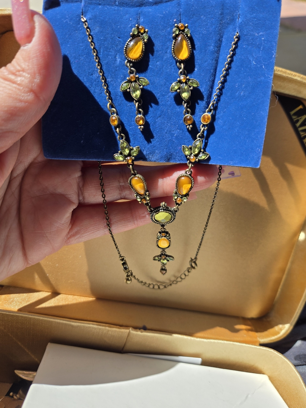 Antique-Style Yellow & Green Teardrop Necklace & Earring Set
